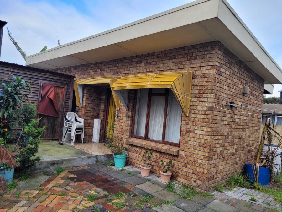 4 Bedroom Property for Sale in Glenlilly Western Cape